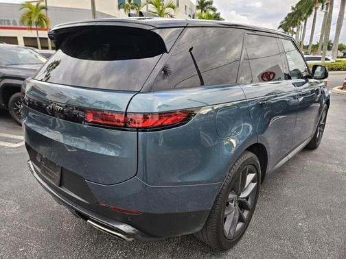 2024 Land Rover Range Rover Sport SE