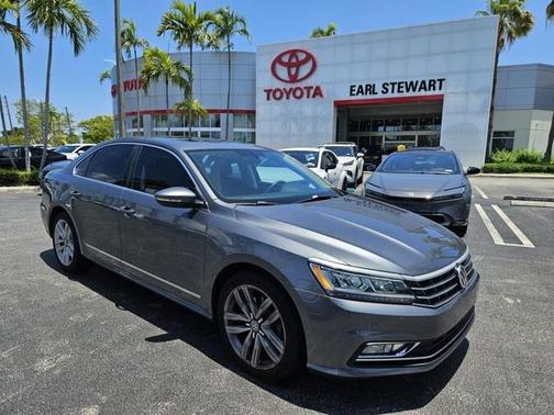2017 Volkswagen Passat 1.8T SE w/Technology