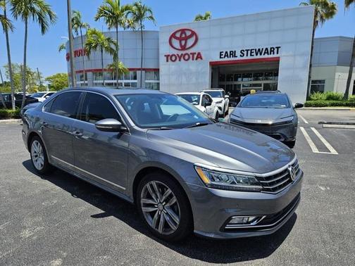 2017 Volkswagen Passat 1.8T SE w/Technology