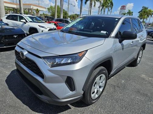 2022 Toyota RAV4 LE