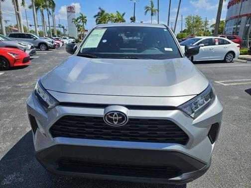 2022 Toyota RAV4 LE