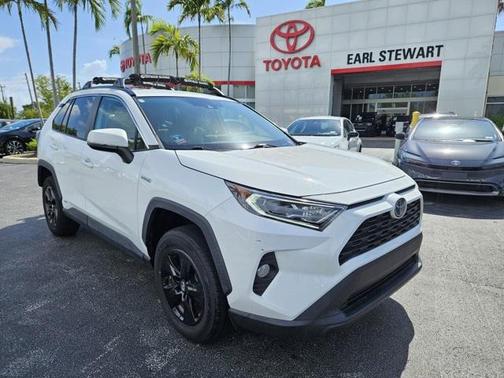 2020 Toyota RAV4 Hybrid XLE