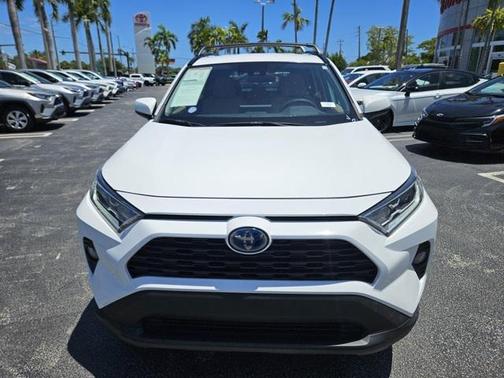 2020 Toyota RAV4 Hybrid XLE