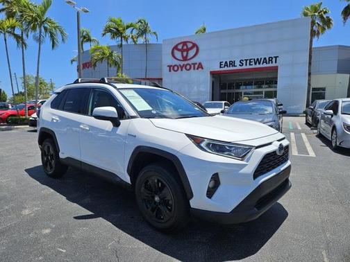 2020 Toyota RAV4 Hybrid XLE