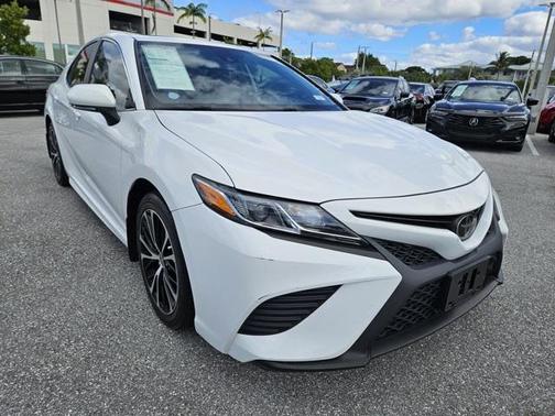 2020 Toyota Camry SE