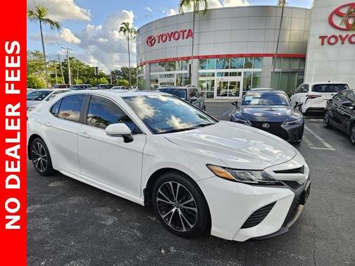 2020 Toyota Camry SE