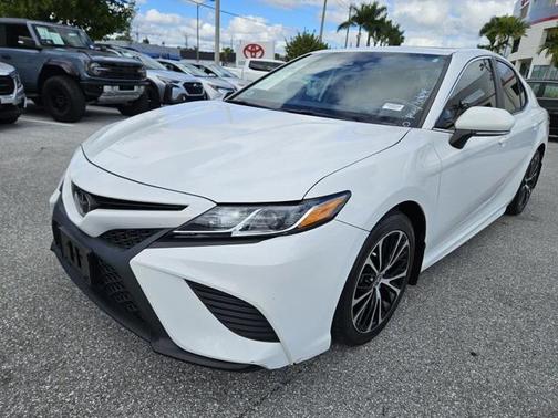 2020 Toyota Camry SE
