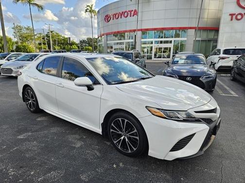 2020 Toyota Camry SE