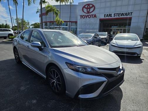 2024 Toyota Camry SE