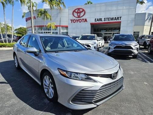 2022 Toyota Camry LE