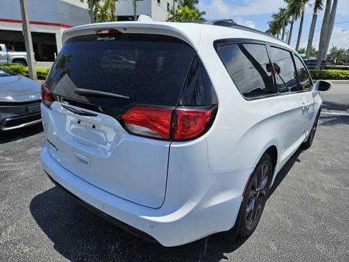 2020 Chrysler Pacifica Touring