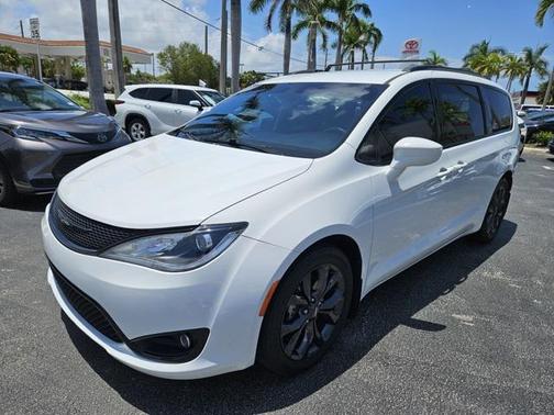 2020 Chrysler Pacifica Touring