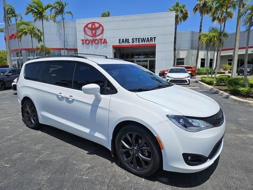 2020 Chrysler Pacifica Touring