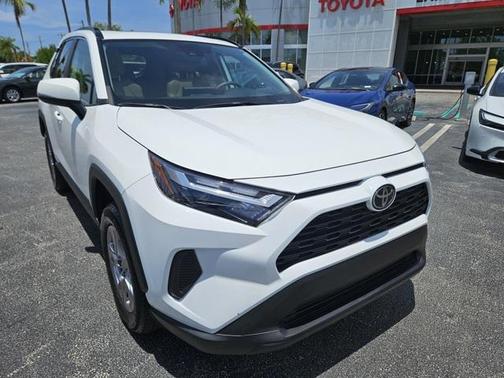 2023 Toyota RAV4 XLE