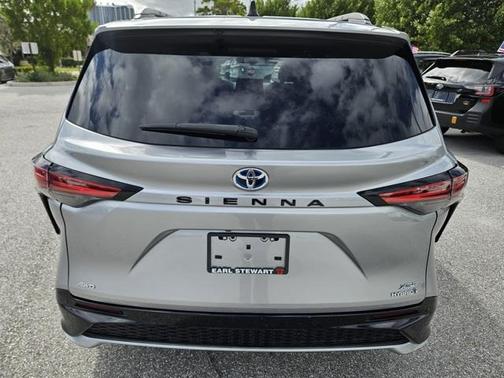 2024 Toyota Sienna XSE 7 Passenger