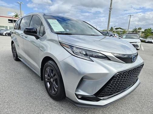2024 Toyota Sienna XSE 7 Passenger