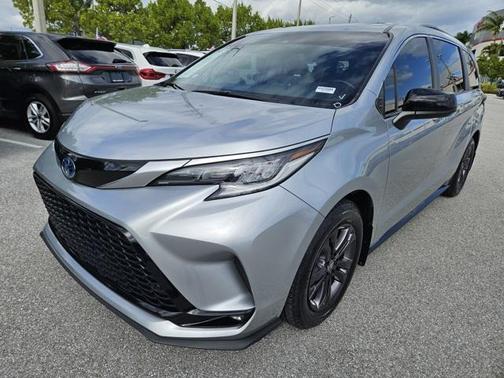 2024 Toyota Sienna XSE 7 Passenger