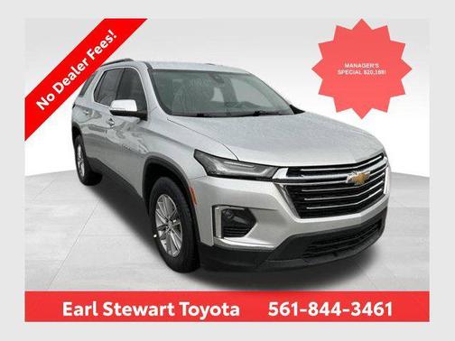 Silver Ice Metallic 2022 Chevrolet Traverse LT Cloth