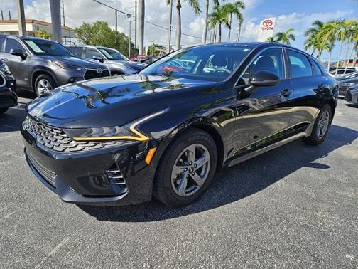2023 Kia K5 LXS