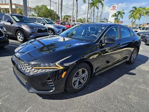 2023 Kia K5 LXS