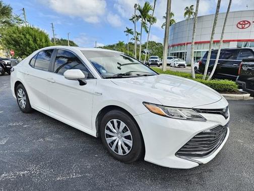 2019 Toyota Camry Hybrid LE
