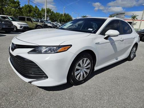 2019 Toyota Camry Hybrid LE