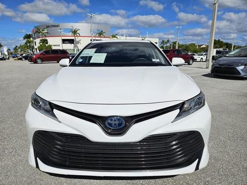 2019 Toyota Camry Hybrid LE