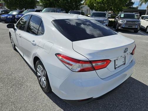2019 Toyota Camry Hybrid LE