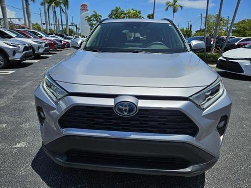 2020 Toyota RAV4 Hybrid XLE