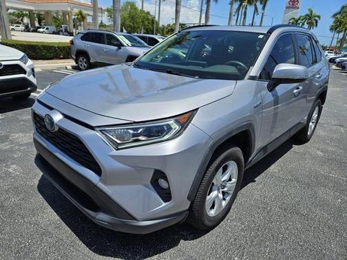 2020 Toyota RAV4 Hybrid XLE