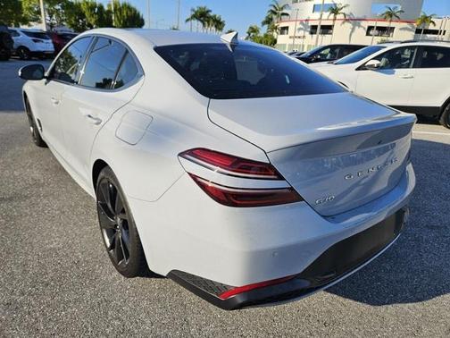 2023 Genesis G70 2.0T RWD