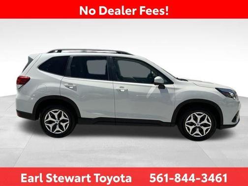Crystal White Pearl 2022 Subaru Forester Premium