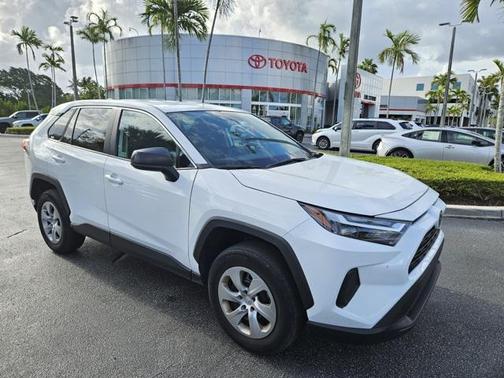 2023 Toyota RAV4 LE