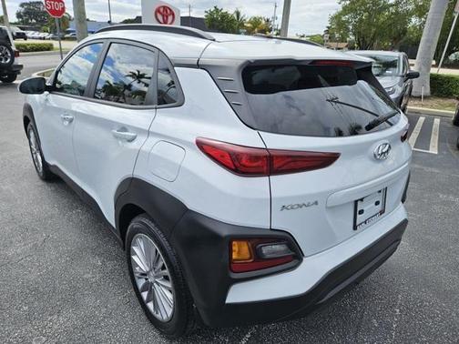 2021 Hyundai KONA SEL