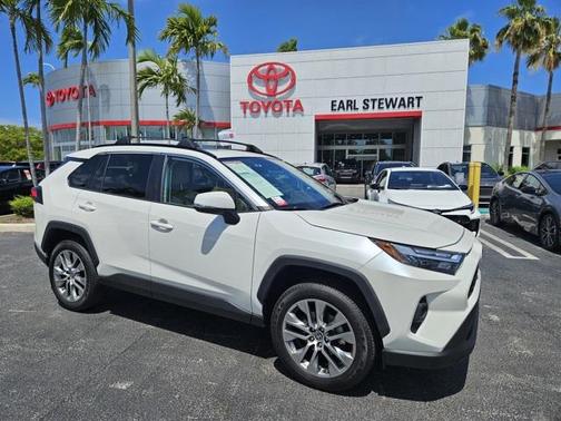 2022 Toyota RAV4 XLE Premium