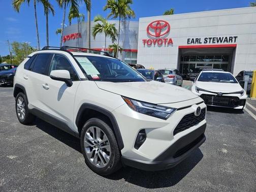 2022 Toyota RAV4 XLE Premium