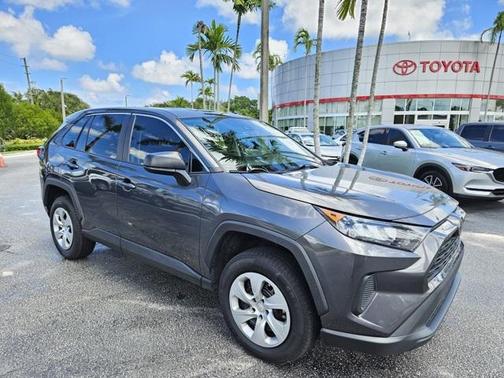 2022 Toyota RAV4 LE