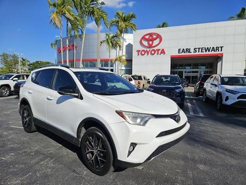 2017 Toyota RAV4 SE