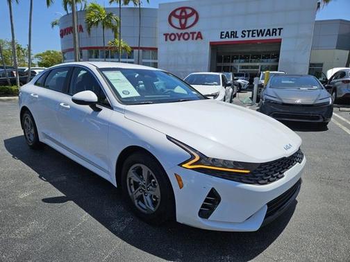 2023 Kia K5 LXS