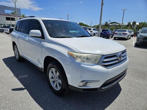 2012 Toyota Highlander SE