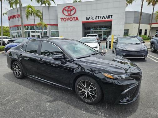 2023 Toyota Camry SE