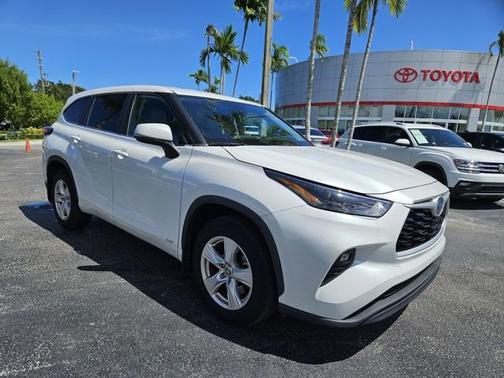 2023 Toyota Highlander Hybrid LE