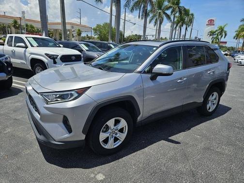 2021 Toyota RAV4 Hybrid XLE