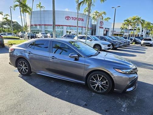 2022 Toyota Camry SE