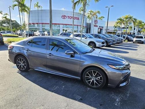 2022 Toyota Camry SE