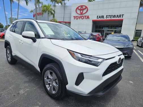2023 Toyota RAV4 XLE