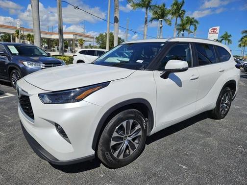 2024 Toyota Highlander XLE