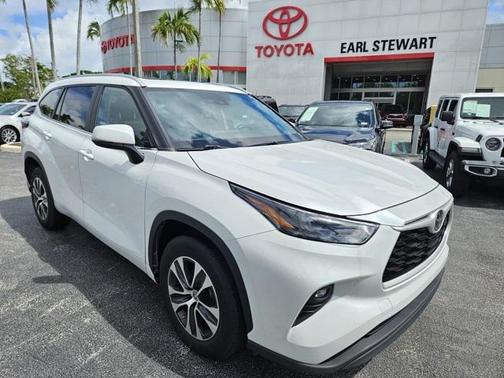 2024 Toyota Highlander XLE