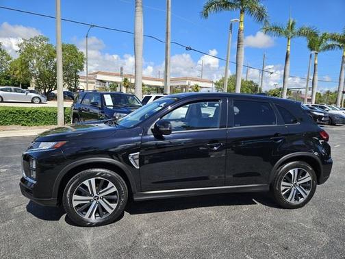 2023 Mitsubishi Outlander Sport SE