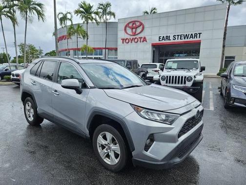 2021 Toyota RAV4 XLE